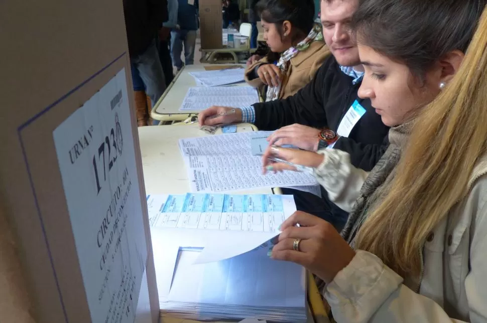 COMICIOS. Sólo el 10% de las autoridades de mesa fueron reemplazadas. la gaceta / foto de Osvaldo Ripoll