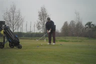 Mario Ruiz le ganó al clima y a un campo difícil