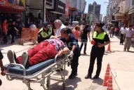 Por tercera vez en dos semanas, una mujer se golpeó en la peatonal inconclusa