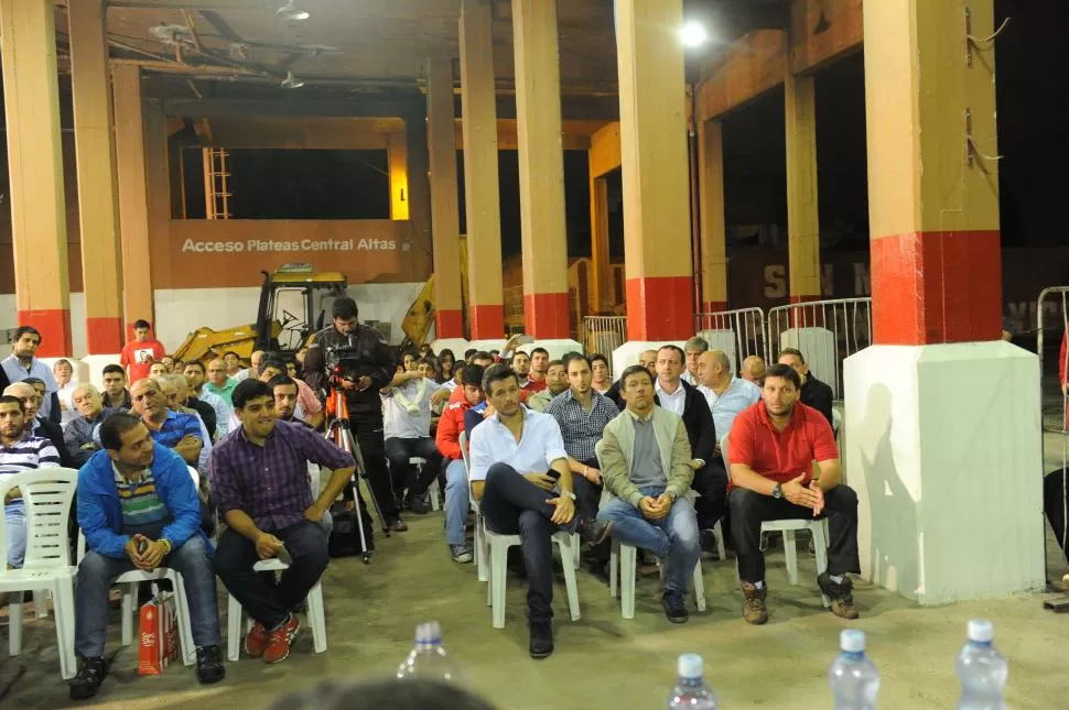 FIRMEZA. La directiva pretende no apartarse del orden del día, mientras algunos socios pedirían un llamado a elecciones. la gaceta / foto de héctor peralta (archivo)