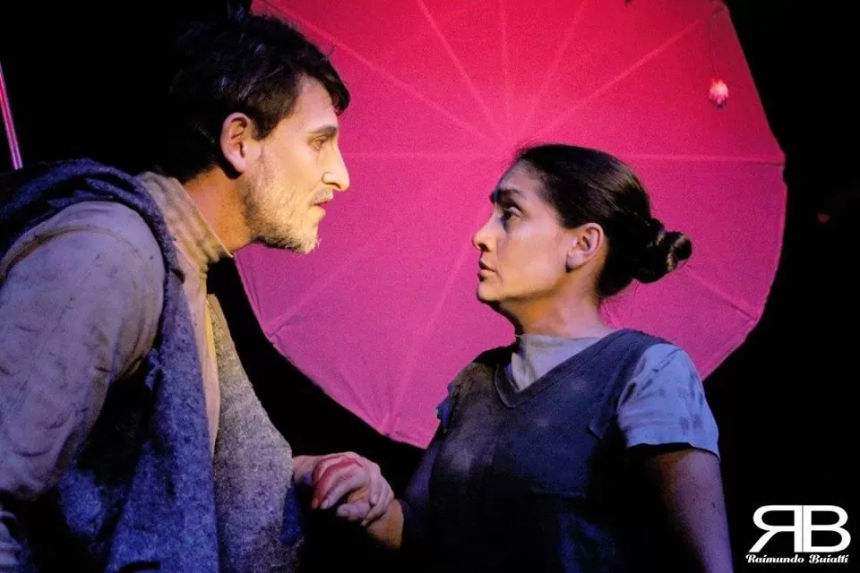 UN DÍA SU OLOR CAMBIÓ. A las 21 en la Sala La Gloriosa.