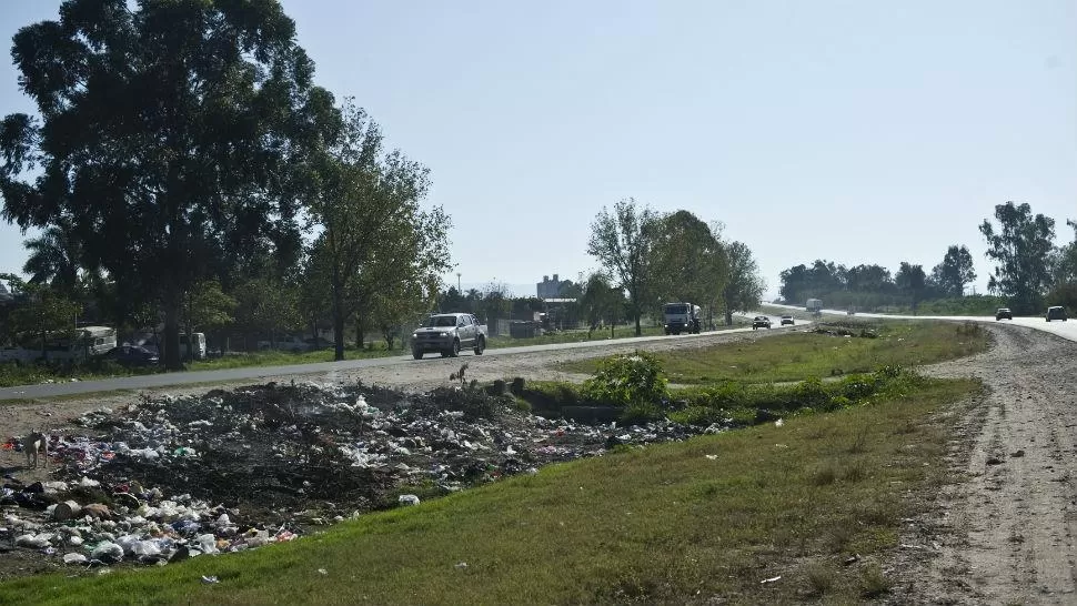 CIRCUNVALACIÓN. La zona este de la capital es una de las más complicadas a causa de los basurales. ARCHIVO