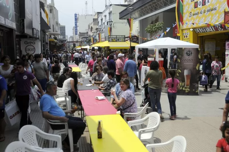 OKTOBERFEST. La actividad tuvo gran convocatoria en la peatonal. la gaceta / foto de analia jaramillo 