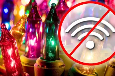 Cuidado: las luces del arbolito de Navidad pueden afectar el wifi