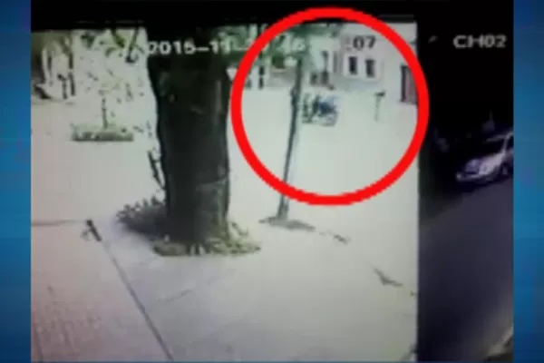 Lo chocaron para robarle la moto