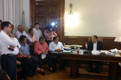 Con cortes presionarán por el bono de $8.000