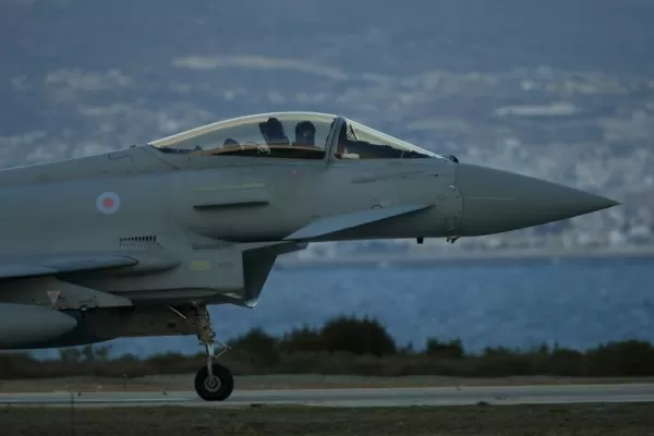 Los británicos bombardearon pozos petrolíferos de Estado Islámico