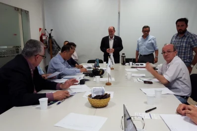 Los chinos visitaron los campos y empaques de arándanos de Tucumán