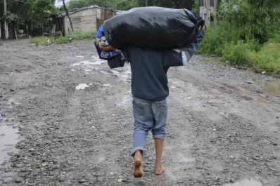 Me siento igual que un perro abandonado en la calle