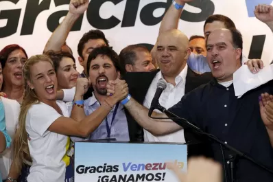Contundente triunfo de la oposición en Venezuela, luego de 17 años