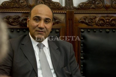 Manzur anunció que no se pagará un bono navideño a los estatales