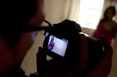 Fotografiarse desnudas: una tendencia que crece entre las tucumanas