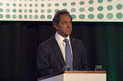 Scioli: me hubiera gustado recibir los atributos en el Congreso