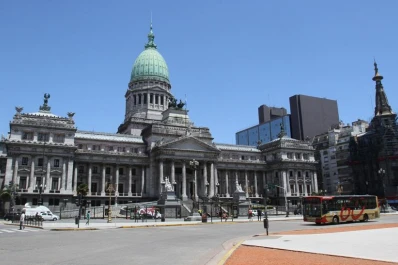 Cristina quiere dejar la banda y el bastón en el Congreso