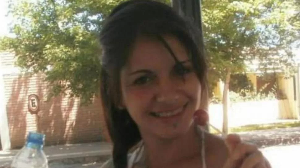 ATACADA. Romina Cisterna fue encontrada sin vida el domingo a la madrugada. DYN