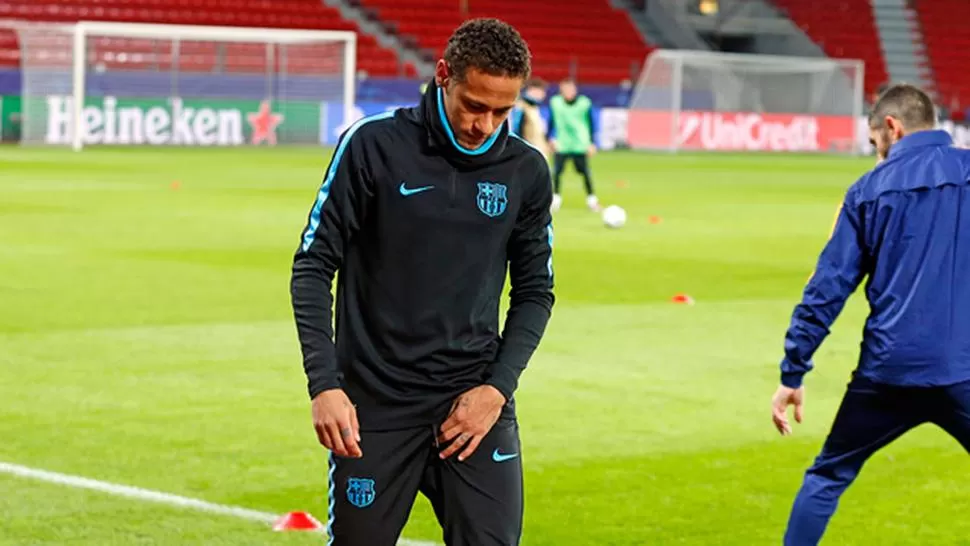 SERÁ BAJA EN ALEMANIA. Neymar se retira de la práctica.
FOTO TOMADA DE WWW.FCBARCELONA.ES