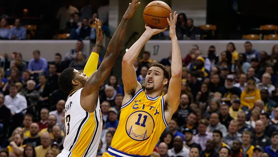 CARBONIZÓ LAS REDES. Klay Thompson anotó 39 puntos y, por una noche, eclipsó la figura de Stephen Curry.
FOTO DE REUTERS