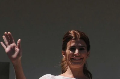 Juliana Awada: look sobrio y similitudes con el vestido de Cristina