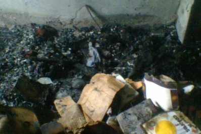 Así quedó el departamento que se incendió en barrio Obispo Piedrabuena