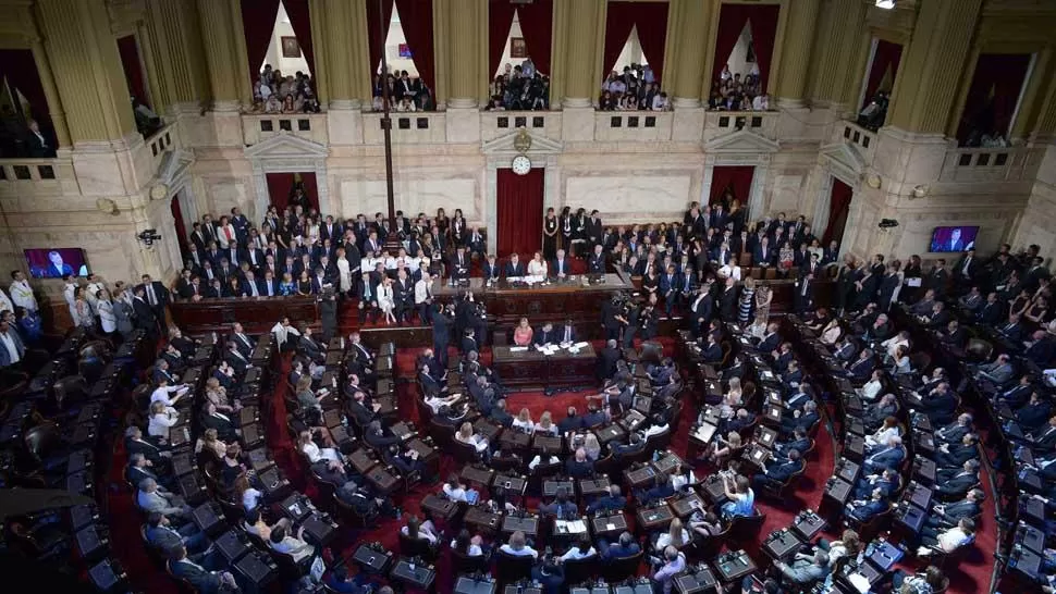 EN EL RECINTO. Postal de la asunción de Macri en el Congreso, esta mañana. FOTO DE DYN