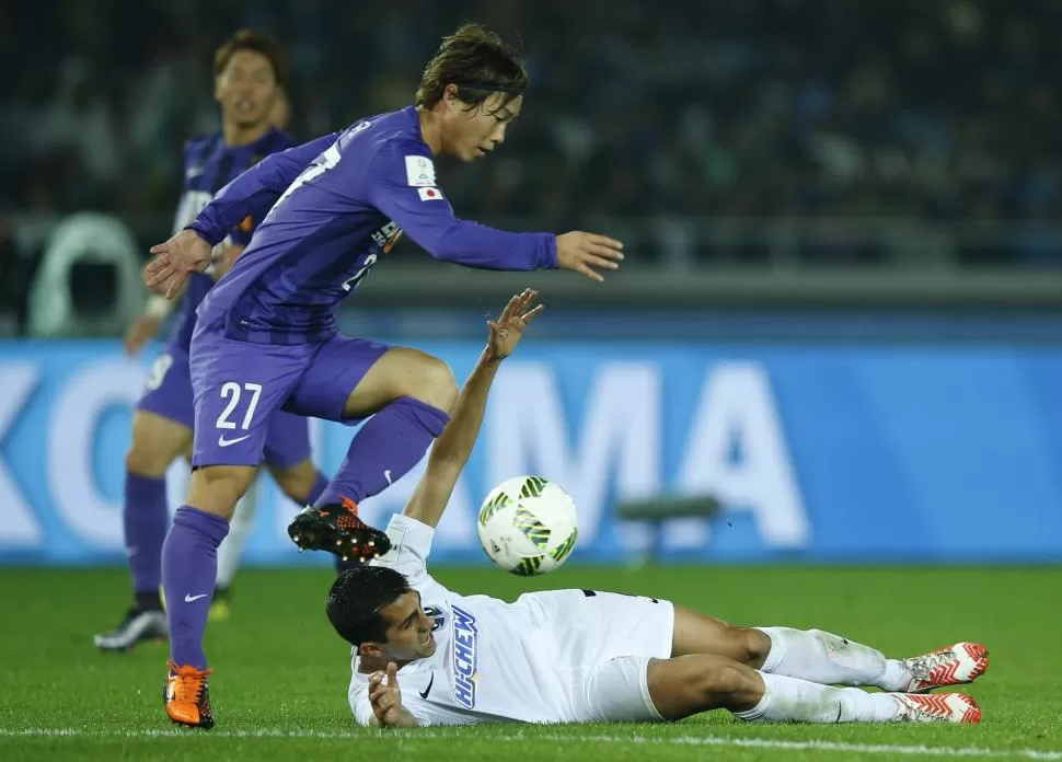 EL JUEGO INICIAL. En el primer partido del Mundial de Clubes, Sanfrecce Hiroshima venció a Auckland City. reuters