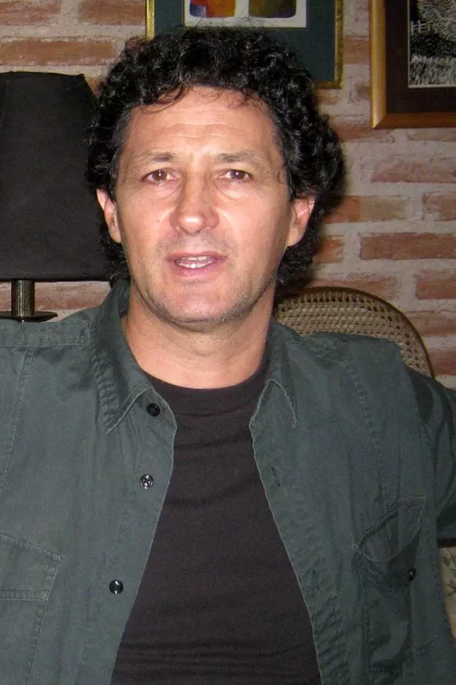 EL ESCRITOR. Charly Powell se exilió del país durante la dictadura.