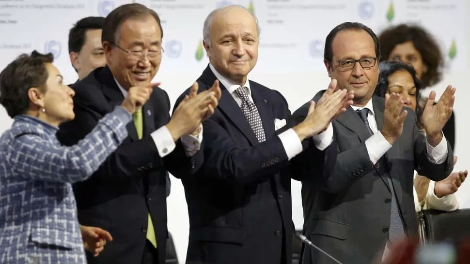 FESTEJO. Aplausos luego de la aprobación del documento. REUTERS