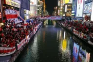 Miles de hinchas de River revolucionaron la noche de Osaka