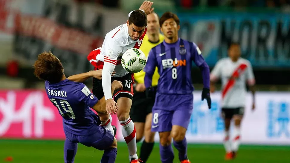 GOLEADOR. Alario abrió la cuenta para River. (REUTERS)