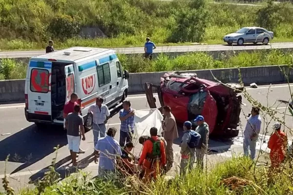 Un auto dio varios tumbos en la nueva traza de la Diagonal a Tafí Viejo
