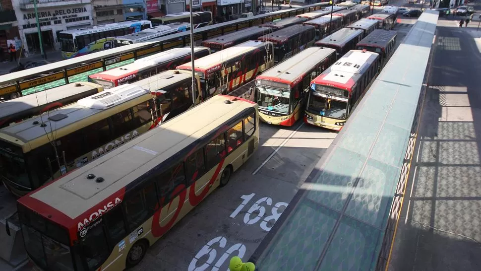 FAVORECIDOS. Los usuarios de colectivos de Buenos Aires son los más beneficiados con los subsidios al transporte de pasajeros del país. ARCHIVO