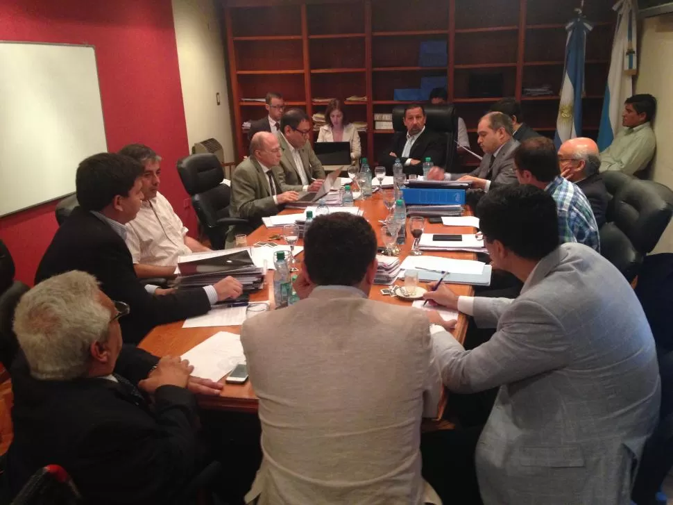 EN SESIÓN. Los consejeros se reunieron el martes en la sede del Consejo. la gaceta / foto de irene benito