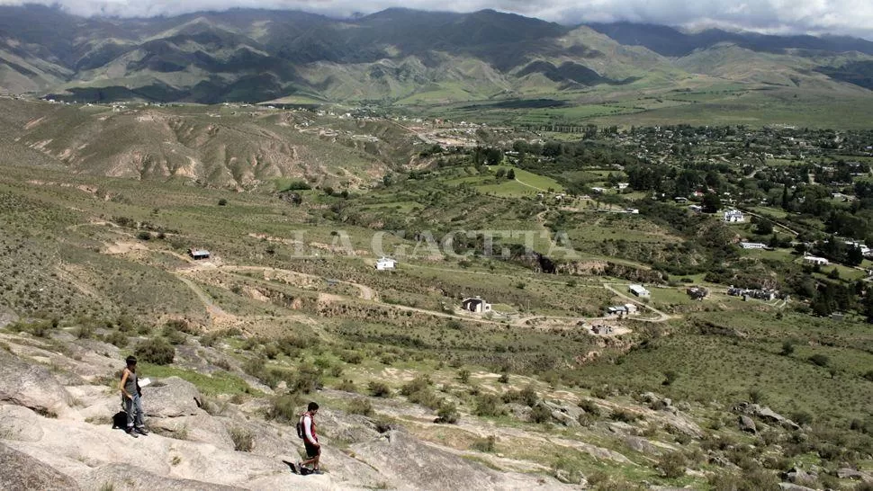 SENDERISMO EN EL CERRO EL PELAO. ARCHIVO LA GACETA 