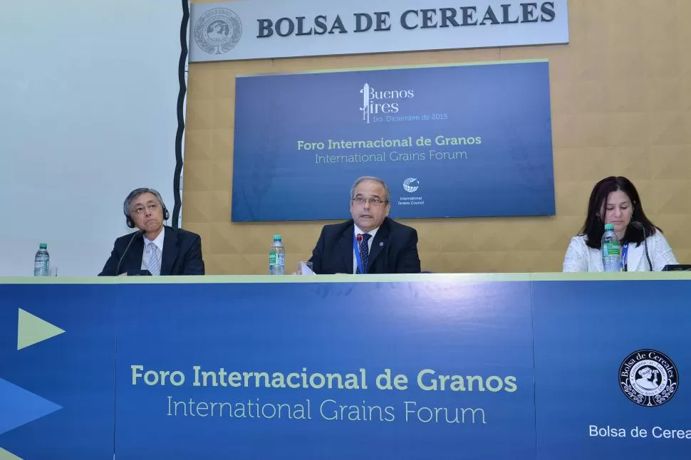 EL CONTEXTO GLOBAL. Valderrama inauguró el Foro, que contó con la participación de especialistas de 20 países. 