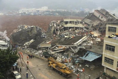 Un alud en China arrasó con todo a su camino y hay personas desaparecidas