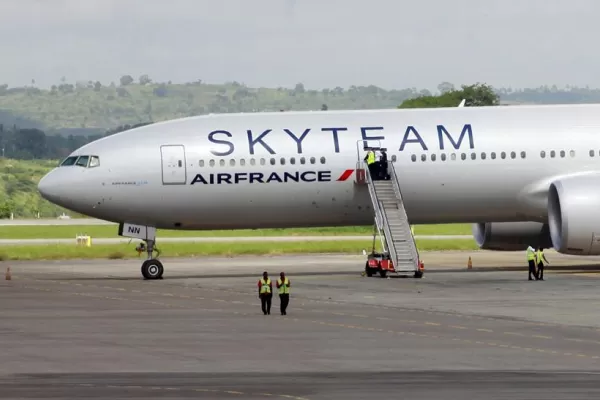 Un avión de Air France aterrizó en Kenia bajo amenaza de bomba