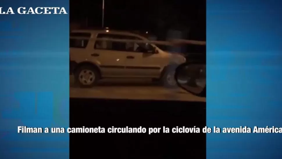 Una camioneta circuló por una ciclovía que aún no se inauguró