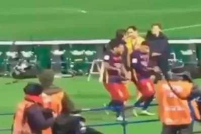 Ellos siempre la pasan bien: el baile de Dani Alves y Neymar tras la final