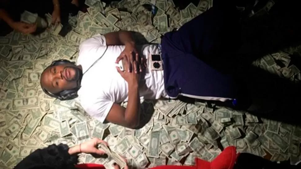 Mayweather: traigo el club de striptease para mí, donde sea