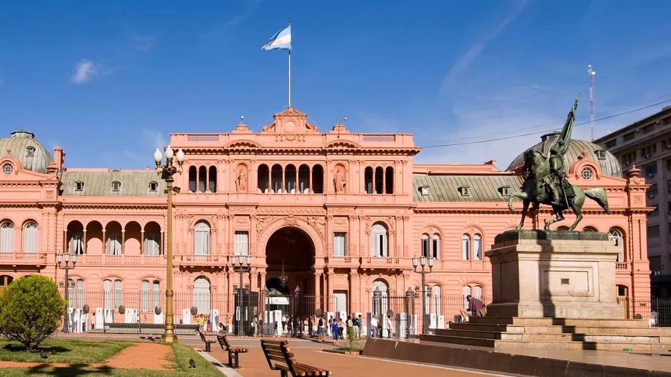 CASA ROSADA. DYN