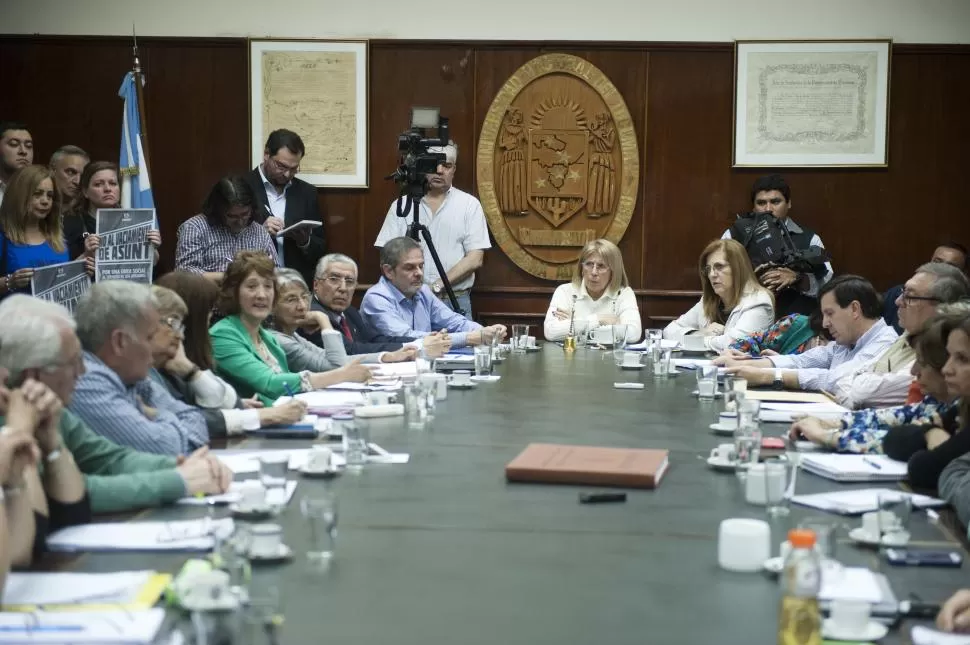 TODO LISTO. Los integrantes del Consejo Superior aprobaron el cronograma de elecciones para el año próximo. la gaceta / foto de diego aráoz (archivo) 