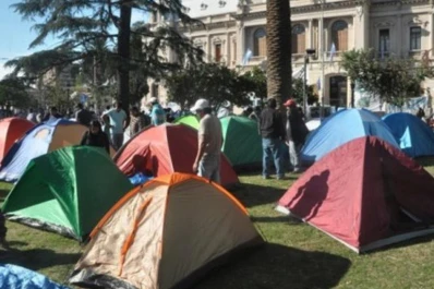 Octavo día de acampe de la Tupac Amaru frente a la Casa de Gobierno de Jujuy