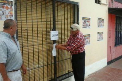 Defensa Civil clausuró un local clandestino de venta de pirotecnia