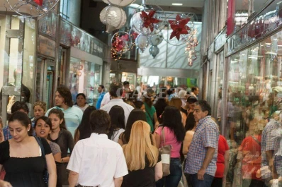 Los comercios atienden en horario corrido, hasta las 17.30