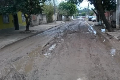 Reclamo por una calle destruida por la SAT