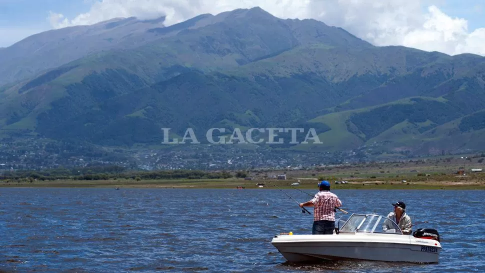 AL AIRE LIBRE. El domingo se prestará para disfrutar de las diferentes alternativas que ofrece el dique La Angostura, en Tafí del Valle. ARCHIVO LA GACETA / DIEGO ARAOZ