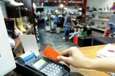 Tras la confusión, Rentas aclaró que los tucumanos no pagarán un extra por usar sus tarjetas en otras provincias