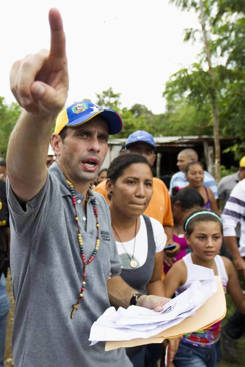 POBREZA. Capriles desea que primero se solucione la crisis económica. reuters