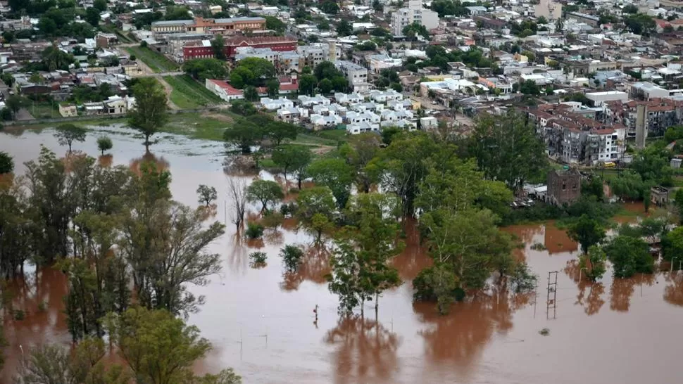 Inundaciones en el Litoral: un adolescente se ahogó y ya son dos los muertos