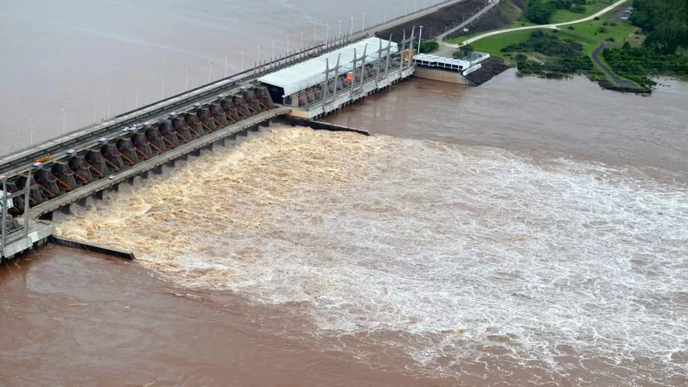 AL LÍMITE. El Servicio Meteorológico anticipa un verano muy lluvioso en la zona mesopotámica. TÉLAM